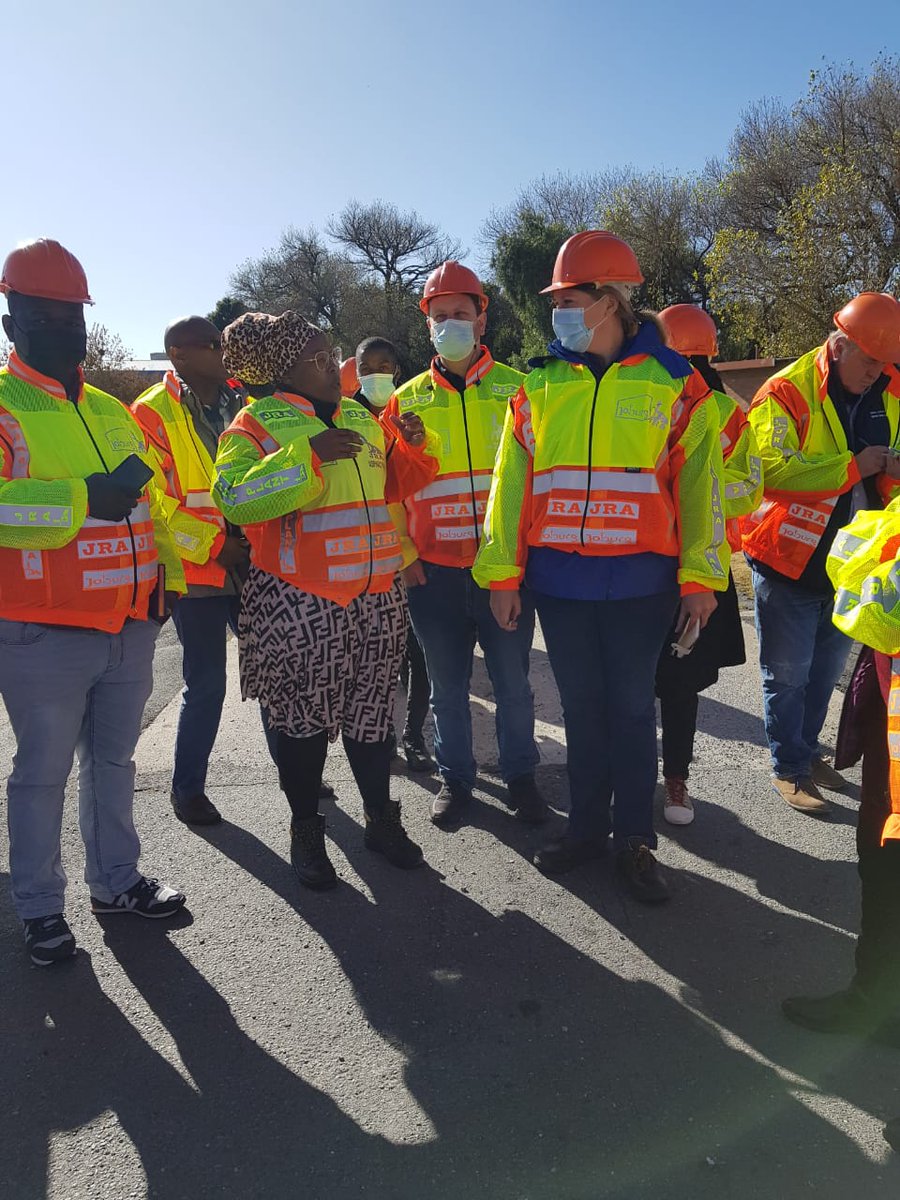 MyJRA's tweet photo. #WeServeJoburg #MobilityMadeEasy #JoburgServices Section 79 Transport Committee conducting an oversight visit at the JRA Asphalt Plant and Laboratory in Booysens. @CityofJoburgZA @CoJTransport @GPDRT_ @MMC4Transport @mphophalatse1 @RegionF_Joburg https://t.co/uZyCu4pLLt