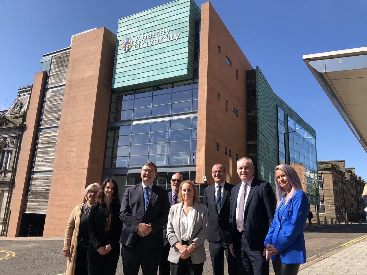 Minister @iainastewart is in Dundee supporting the launch of the @AbertayUni #cyberQuarter @AbertayCQ. Supported by £5.7m of UK Gov investment as part of the #TayCitiesDeal, it will help grow and retain talent for the city’s growing cyber security industry. #LevellingUp