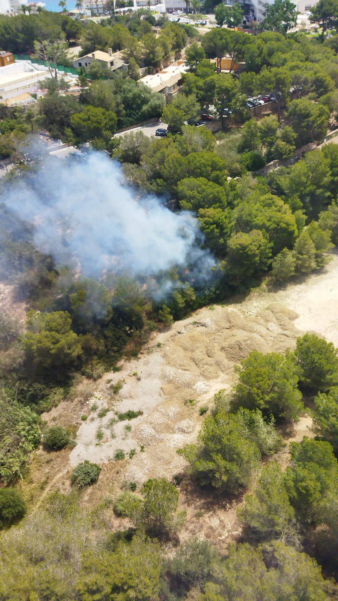 ibanat_IB's tweet photo. #IFCalaDomingos Confirmat 13:00 Nivell 1
Mitjans @cmat_ib actuant
#Manacor #Mallorca
@Emergencies_112 @BombersdeMca https://t.co/FqBME9hW4p