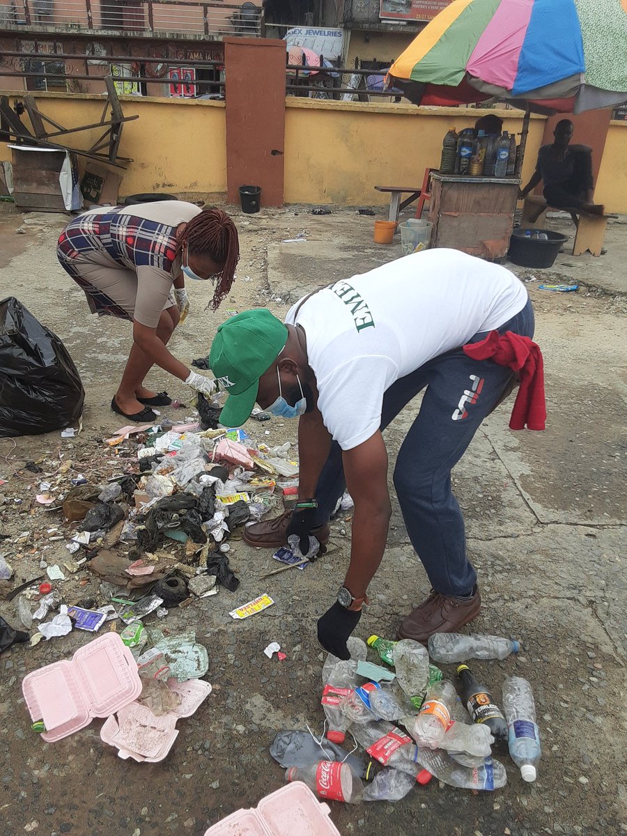 do_takeaction's tweet image. This is part of the reason I became a Grassroots Development Champion at DO.

For this year, I have carried out 2 projects and they are : Menstrual Hygiene and Clean Up Exercise.

I executed the "Clean Up" project at Abali Park, Mile 1 Port Harcourt.