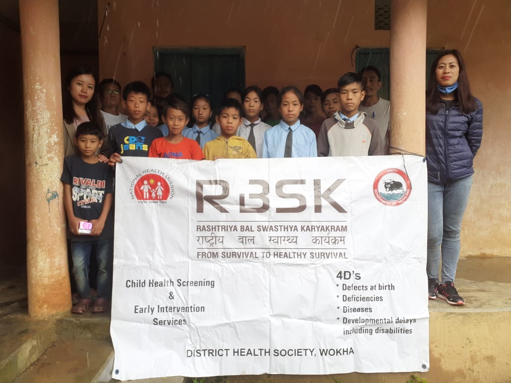 Chos_Rhts's tweet photo. Rashtriya Bal Swasthya Karyakram team #Wokha held free health check up &amp; eye screening for students of New Changsu Government Middle School &amp; Englan Government High School on June 15. Students with refractive errors were provided free spectacles. 
@NagalandNhm 
@HealthNagaland https://t.co/2Zr35gqSut