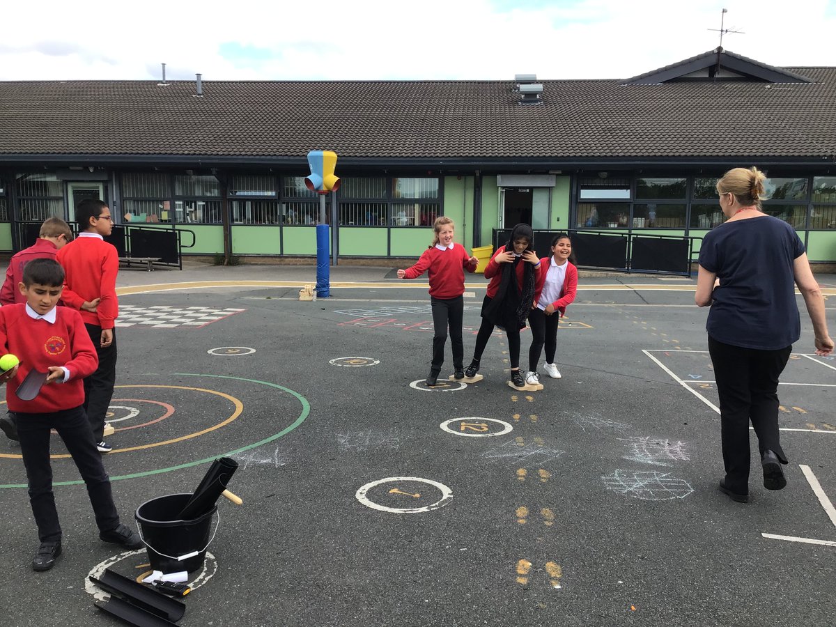 LapagePrimary's tweet photo. 5R had an amazing time with the Year 5 class from @DenholmSchool. We did some team building and problem solving activities, making new friends in the process.  Thank you @LapageSport and @MattDennison8 for the great ideas and resources. https://t.co/dNyOUfIF3C