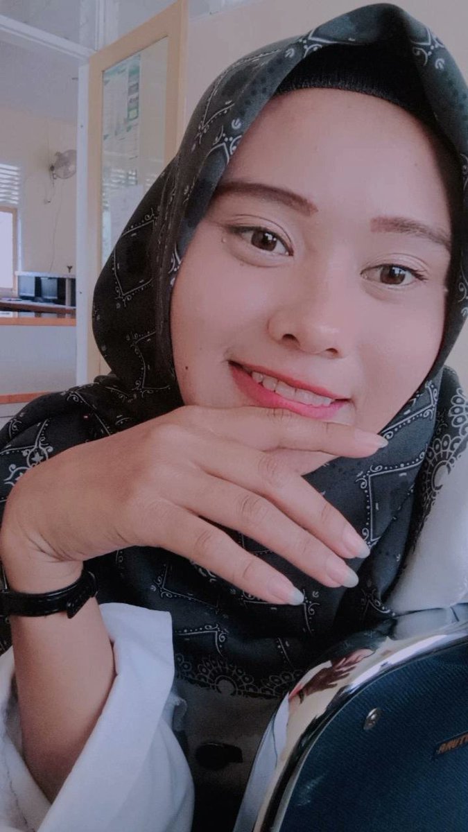 Ber akting kadang membuat q lelah,,tp itu kadang bisa Jd jln terbaik untuk membuat keadaan tetap damai,,
#sabarlahbadan