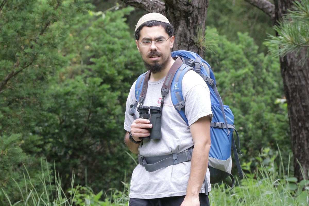 Jingmai O'Connor (@paleontologista) on Twitter photo Very excited to welcome postdoc <a href="/YosefKiat/">Yosef Kiat</a> to the O'Connor lab! He is an ornithologist studying the ecology and evolution of feather molt from fieldwork/collections and we're going to use his expertise to better understand Mesozoic paravians (see our 2020 Microraptor moult paper) Very excited to welcome postdoc <a href="/YosefKiat/">Yosef Kiat</a> to the O'Connor lab! He is an ornithologist studying the ecology and evolution of feather molt from fieldwork/collections and we're going to use his expertise to better understand Mesozoic paravians (see our 2020 Microraptor moult paper)