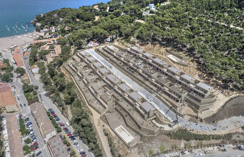 marc_guerrero's tweet photo. Quin greu veure com estan deixant Sa Riera (Begur, Baix Empordà). Quan no ens quedi res, plorarem i ens lamentaren… #insostenible #cat https://t.co/g90gi0j4S3