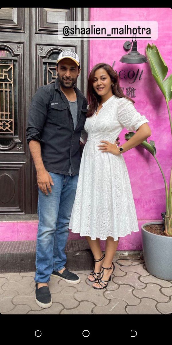 #shaveri pic 😍 mai to mar gyii ..
#zdmn #ziddidilmannena #moran