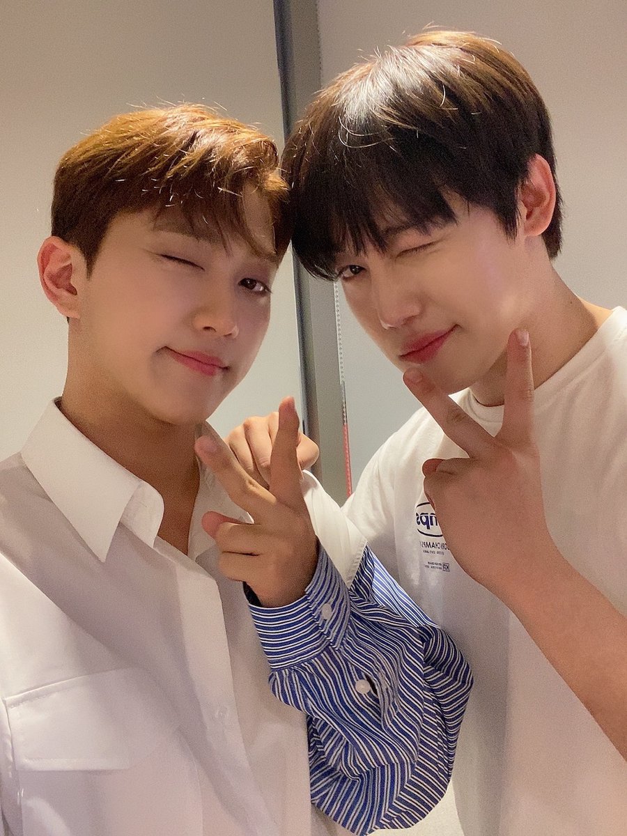 GoldenChild's tweet photo. [📸] 220615 네이버 NOW #댸니쇼

오늘 댸니쇼에서 재밌게 즐기셨나요‼
골차 히든명곡 토크부터 고요속의 외침📢까지
엔프피즈💗도 즐거웠답니다👍

#GoldenChild #골든차일드 #GNCD
#이장준 #장준 #LeeJangJun #jangjun 
#홍주찬 #HongJooChan #JooChan https://t.co/LRMcbXogg7