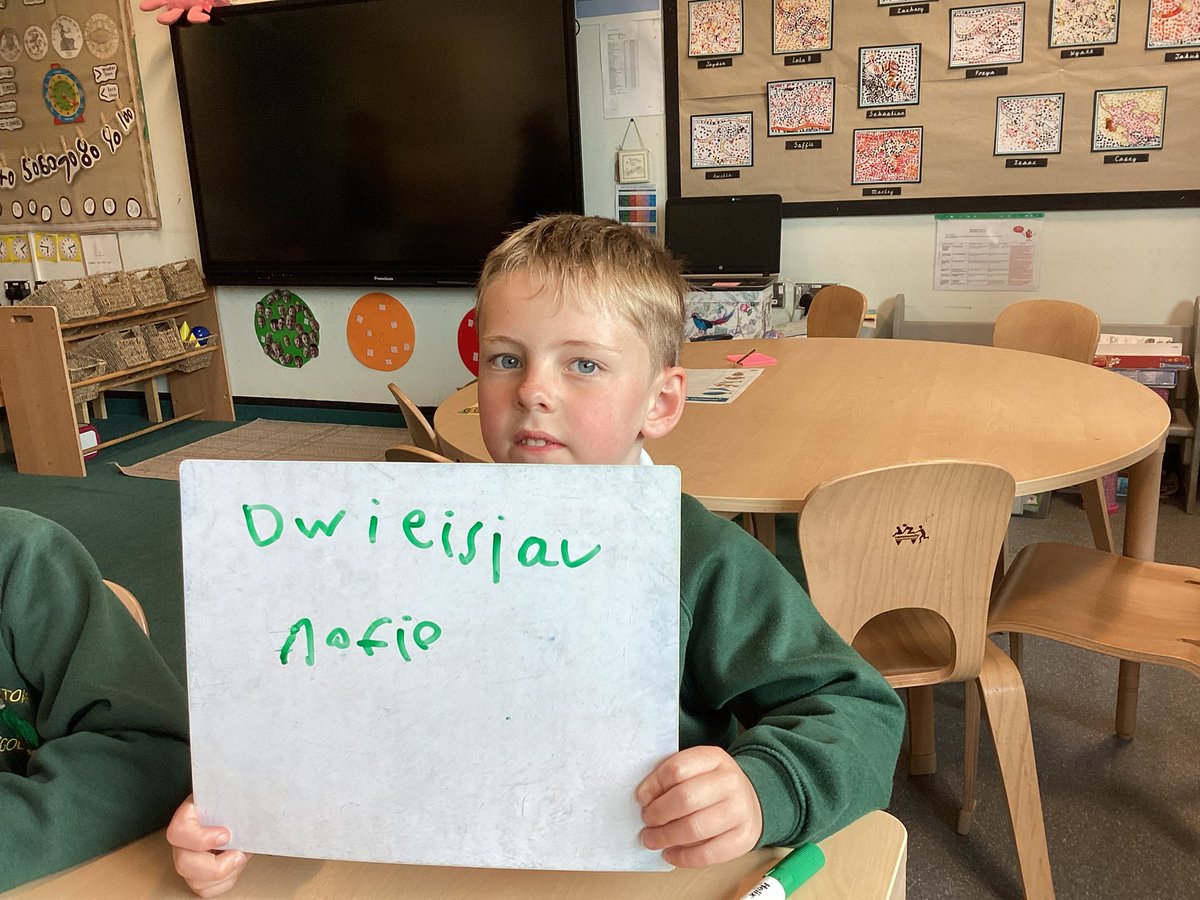 wpsYear2Melyn's tweet photo. @WillowtownPri we have been practising asking and answering the question beth wyt ti eisiau wneud? We practised the sentence pattern with a partner then wrote down their responses #wpsllc #welsh #ambitiouscapablelearners https://t.co/RP5VWDjOt4