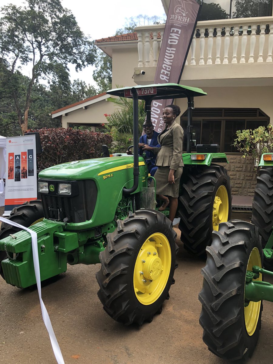 Iamturyamusiima's tweet photo. Today, @Heifer_Uganda together with @HelloTractor have launched a Tractor financing modal where farmers in Uganda can acquire collateral-free tractors and repay using revenues generated from their work. #HelloTractorPayAsYouGo
#HeiferTractorFinancing https://t.co/2vzI3NTabx