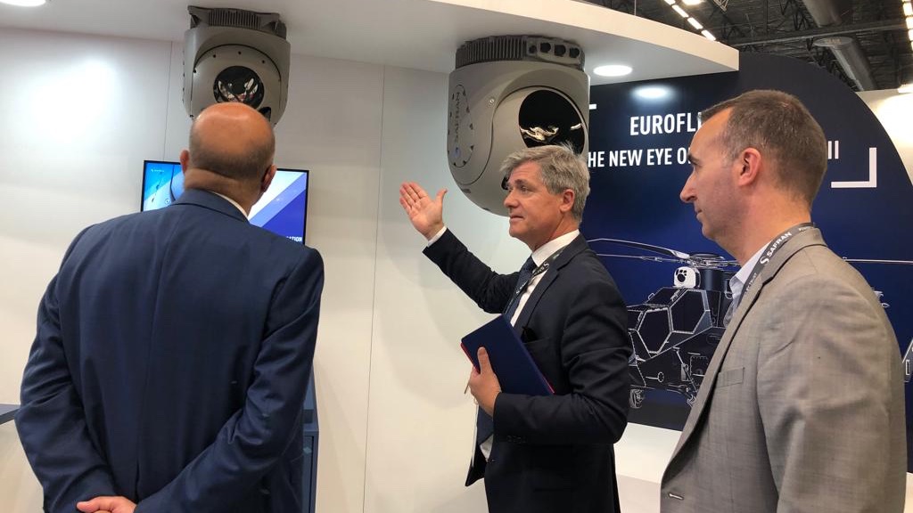 GrudlerCh's tweet photo. L'Europe de la Défense doit aussi être industrielle!
Je suis aujourd'hui au salon @cogeseurosatory, pour rencontrer les industriels 🇫🇷 et 🇪🇺 de la Défense.
Comme je l'ai rappelé hier en Commission @EP_Industry une préférence européenne dans l'achat de matériel est indispensable https://t.co/lXNYEKfJzz