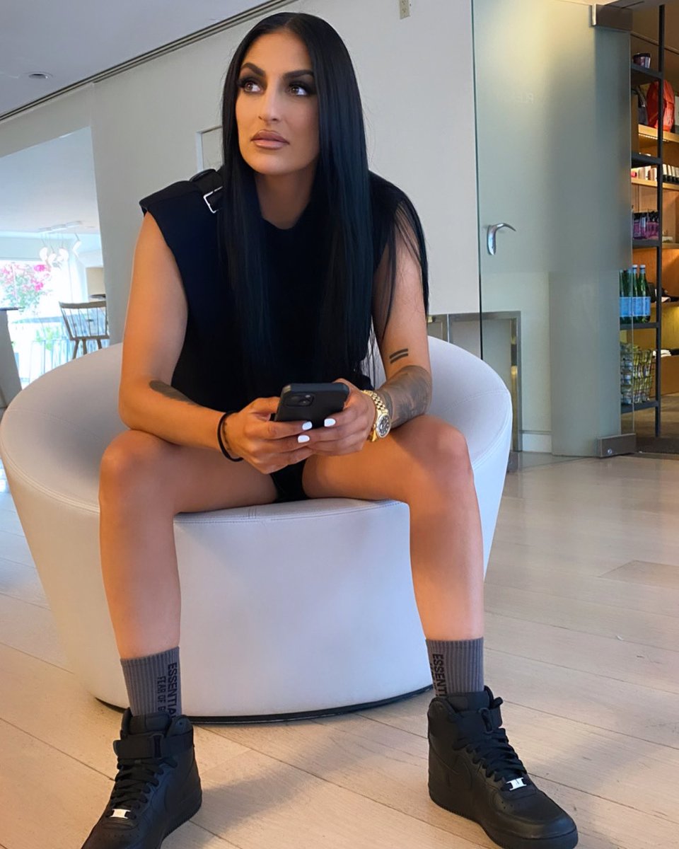 TheDariaRae's tweet photo. Have clarity with your goals and ambitions, be specific, set intentions for your days and most importantly believe you can do it. And you will.⚡️💣 https://t.co/iapz5vJDAE