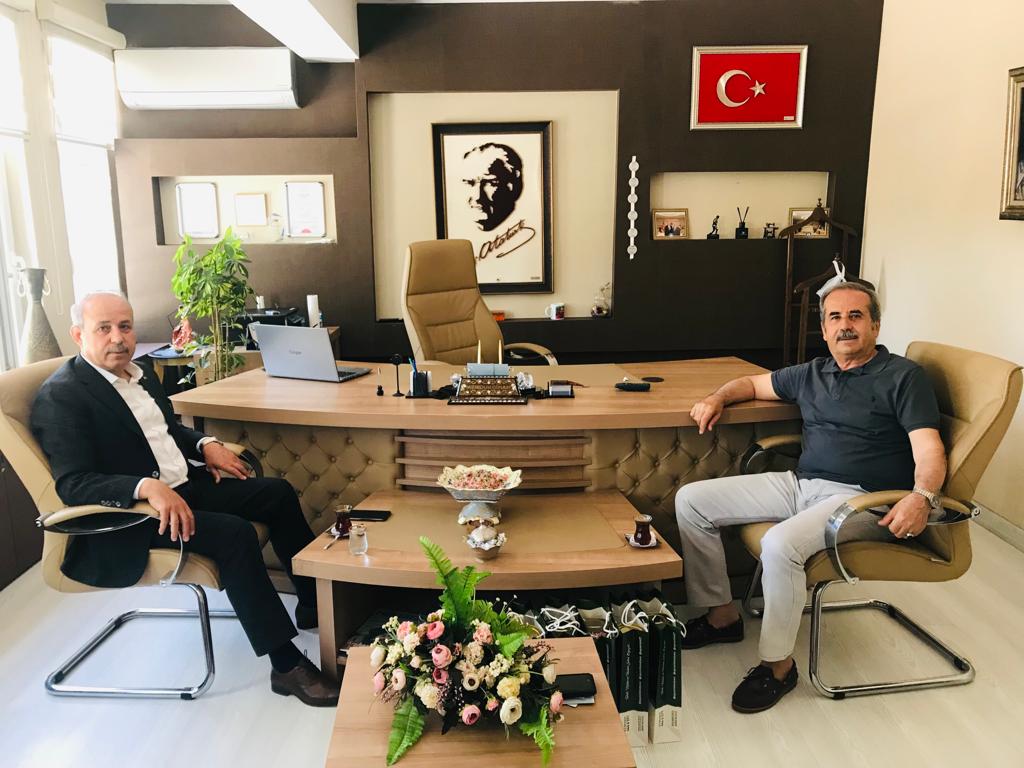 HemSahinbey's tweet photo. Oğuzeli Belediye Bşk Sn.Sait Kılıç'tan kurumumuza anlamlı ziyaret.
Teşekkür ediyoruz.Onur duyduk
@mebhbogm @sdulger43 @msait27 @OguzeliBelediye @Gaziantep_MEM @yasintepe @GaziantepHBO @Halit__Ates @erdalkilinc27 @MemduhCihan48 @kmkara27 @sibelgn92738789 @CinivizVeysel @izzet_mete https://t.co/xY1FtYsjou
