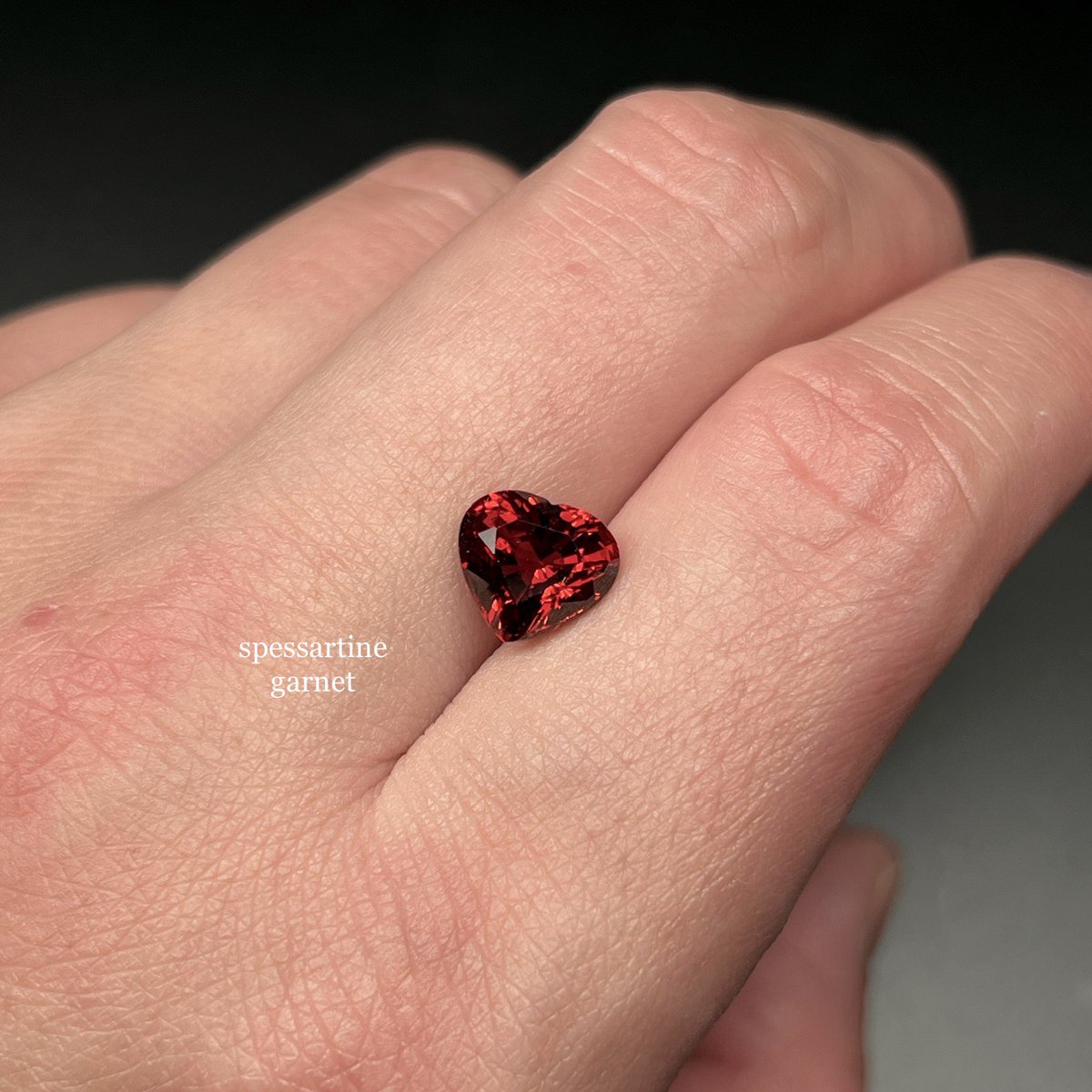 さてもう一踏ん張り、展示会の準備を😁

4ct
#spessartinegarnet #スペサルティンガーネット #御徒町合同展示会