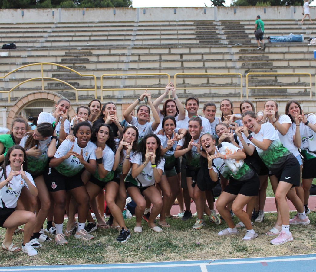 cornellaatletic's tweet image. GREEN QUEENS STILL @ 1a divisió 💚💚💚💚