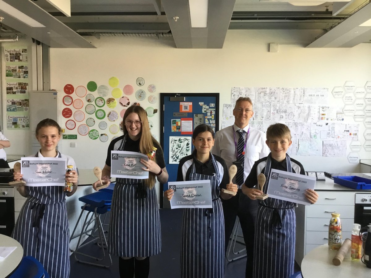 BohuntWokingham's tweet photo. 🧑‍🍳Well Done to Georgia Overson for winning MasterChef 2022 and all competitors. Due to the talents showcased we will be hosting the event again next year and including a semi final. Thanks to Mrs Swan for organising and Mr Robson who created some amazing prizes! @Bohunt_Trust https://t.co/XLyaQyUN06