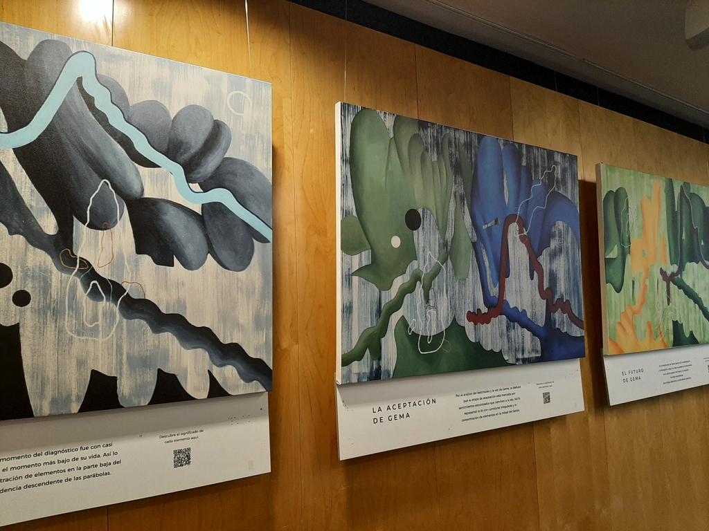 GVAclinic's tweet photo. 🖼🎨 La exposicion se compone de 9 obras que reflejan las emociones y sentimientos de 3 mujeres con cáncer de mama triple negativo en el momemto del diagnóstico, la aceptación y la esperanza.

🗓 Estarán expuestas en @GVAclinic hasta el 15 julio. ¡Gracias por contar con nosotr@s! https://t.co/Fk59WGf4Nh