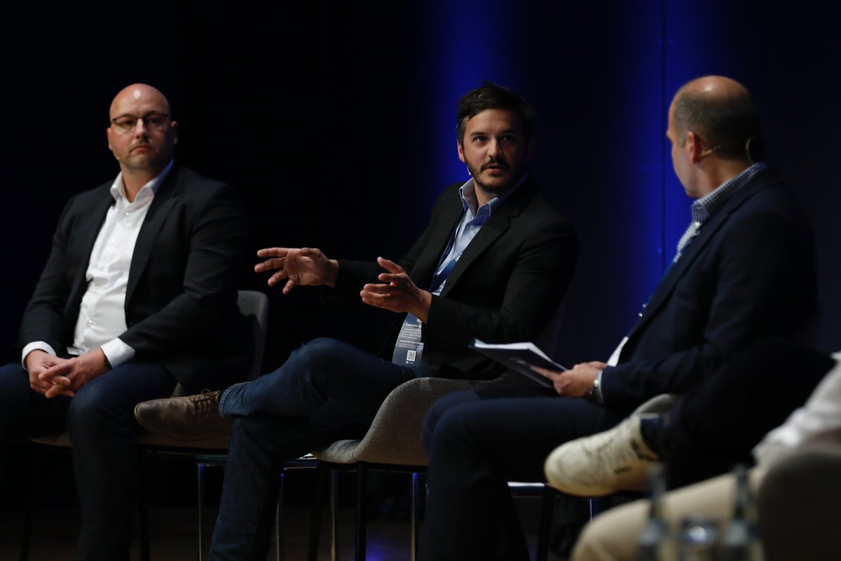 Vielen Dank für diese erkenntnisreiche Diskussion zum Thema "Industrie 4.0":

Roland Becker - Digital SIM GmbH
Tom Eller - <a href="/AgicapGermany/">Agicap Germany</a>
Jonas Schmid - <a href="/Akenza_IoT/">akenza</a>
Philipp Simanek - <a href="/organeers/">O</a>

#fdm22 #automatisierung #digitaletransformation #digitalisierung #industrie40