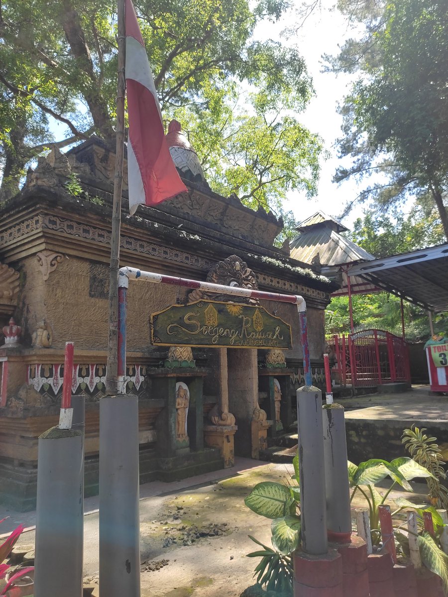 yurisningtyas tweet media