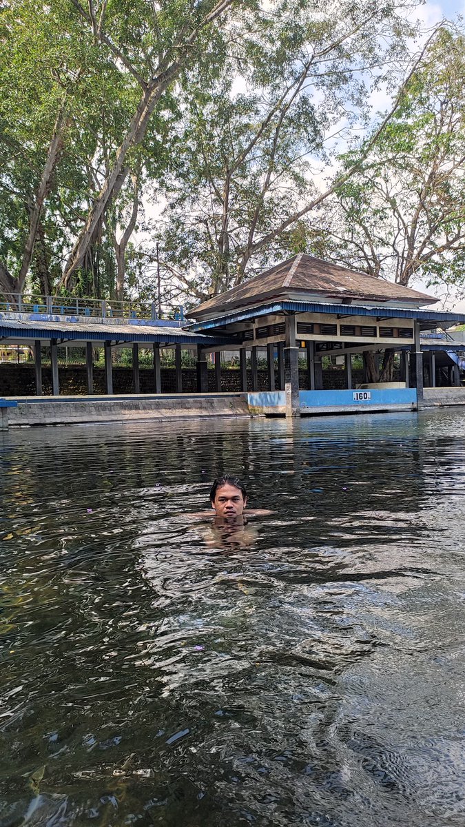 yurisningtyas tweet media