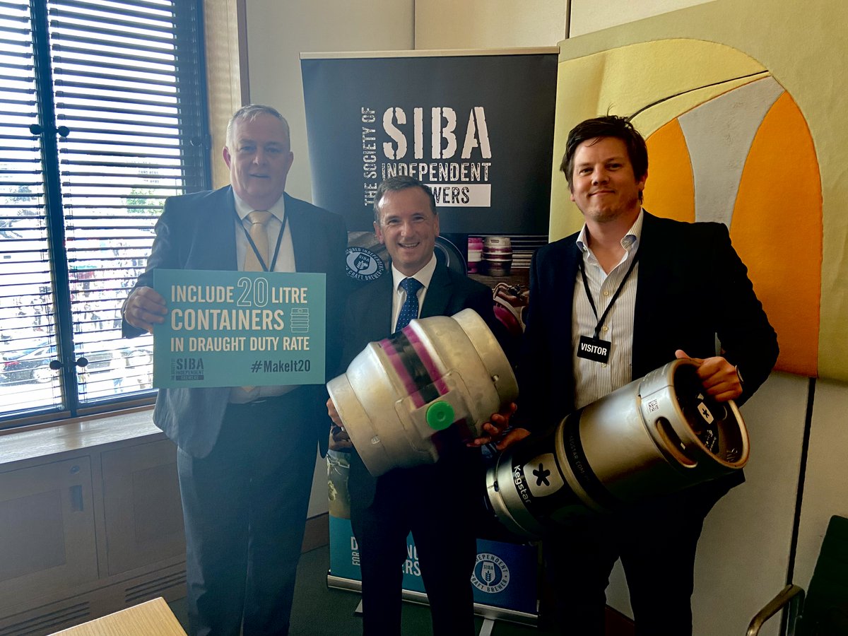 A big thank you to <a href="/AlunCairns/">Alun Cairns</a> for attending our #MakeIt20 drop-in last week in Parliament! It was great to catch up with you and <a href="/WellDrawnBrewCo/">Well Drawn Brew Co</a>, who had their New Wave Pale Ale in Strangers Bar last week!