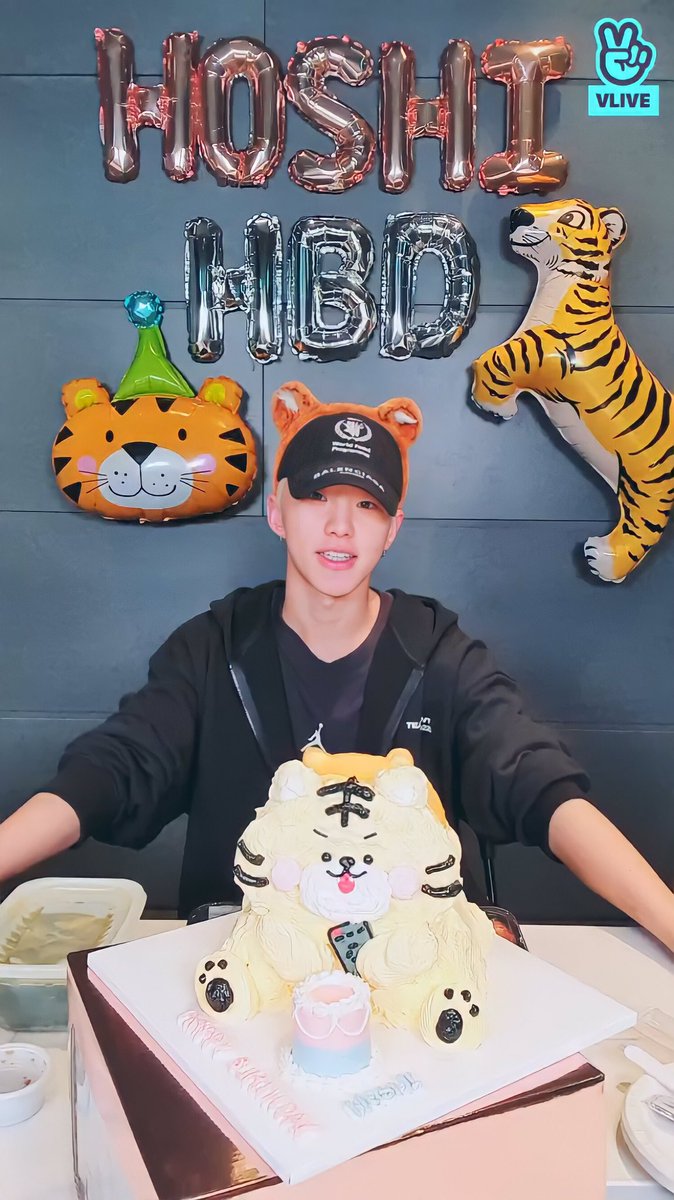 05/15/22 #HOSHI birthday vlive!🐯

#SEVENTEEN #HorangiPowerHoshiDay