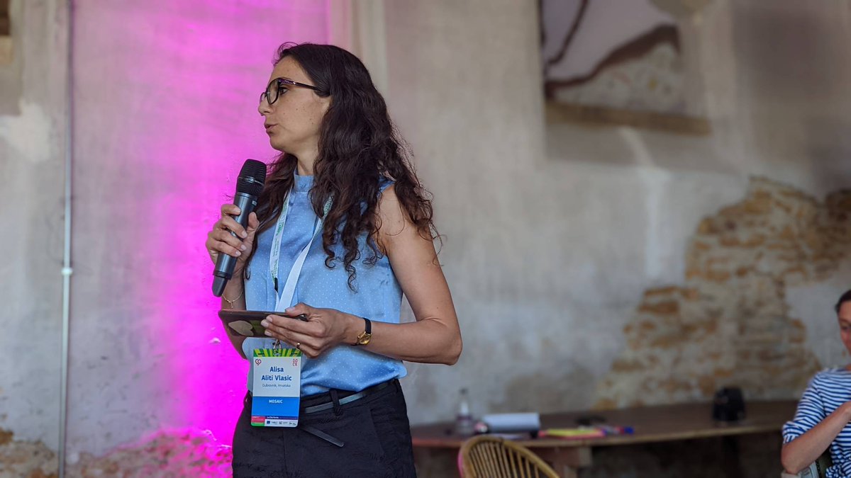 bluact's tweet photo. Tech and Digital Solutions session of the #URBACTfest. Talking about the HACHATHON experience! A real treasure of knowledge for our (net) work! Our pens are on fire! 🔥 💙 @URBACT https://t.co/Cz3n56P4Fu