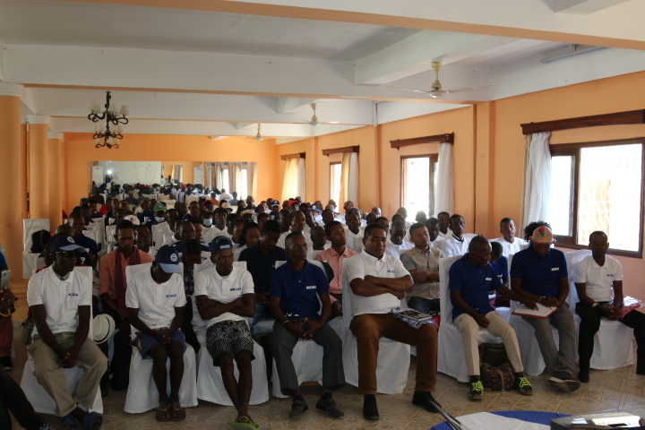 LMMAMada's tweet image. Retour en images de la première journée d’ouverture du #Congrèsrégional Sud de #MIHARI. 
Du 14 au 17 juin 2022, à Toliara et avec ses partenaires, MIHARI nous donne rendez-vous afin de monter les LMMA des Régions Anôsy, Androy, Melaky, Menabe, Atsimo-Andrefana

Restez avec nous !