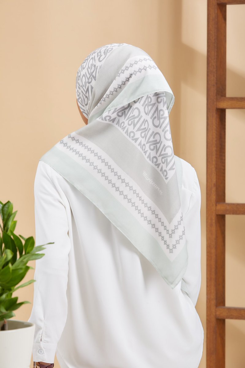 syzleenanisa's tweet photo. Girls! This is a sign for you to get yourself these Misri Exclusive Edition for Eid Adha ✨🕌 https://t.co/ORLg1S8tC9