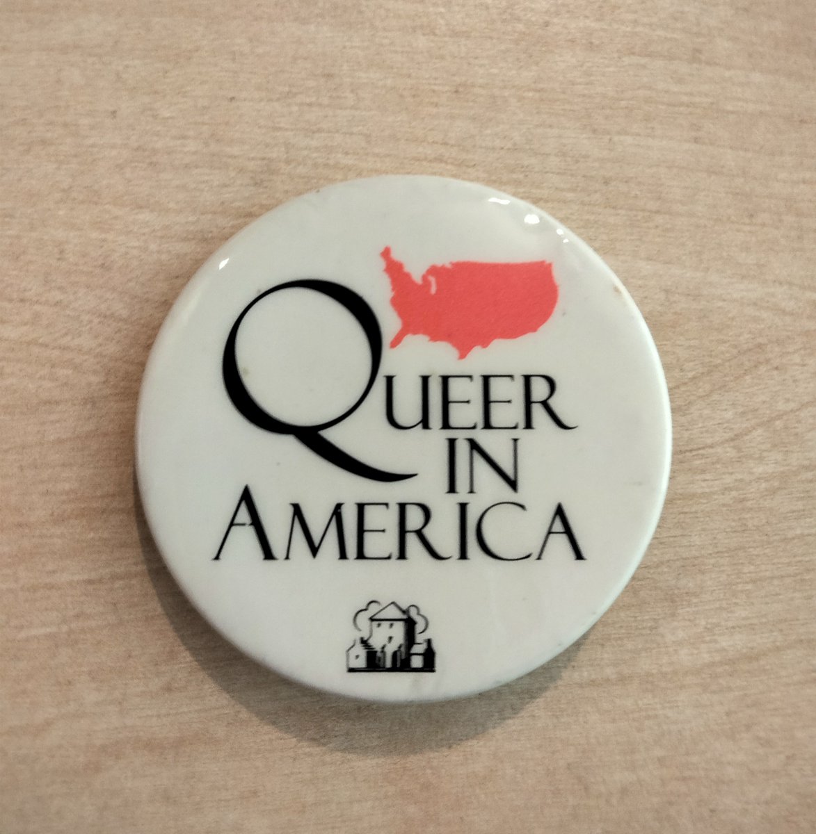 MulberryBushOrg's tweet photo. 🏳️‍🌈 Happy #Pride  Month! ���️‍🌈

This badge is one of many collected by American Therapeutic Community pioneer Dennie Briggs and his partner John Maher. 

We are currently appraising Dennie's wider collection and hope to have a catalogue available soon.

#PrideMonth2022 #archives https://t.co/MmLk4IbJG4