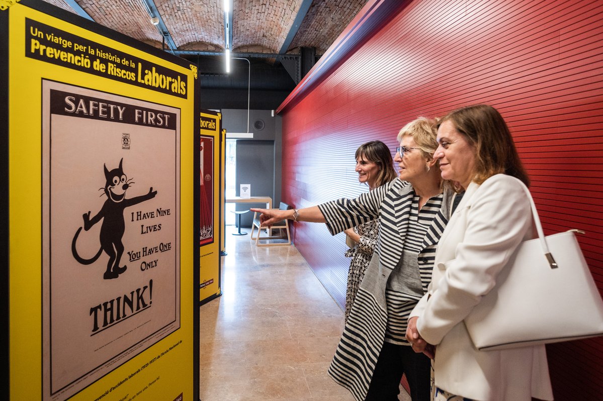 alafeinacaprisc's tweet photo. 📢 Recordeu passar pel @mhistoriacat per visitar "Un viatge per la història de la prevenció de riscos laborals”.

Una mostra de cartells sobre seguretat i salut laboral de principis del segle XX als nostres dies.

🗓️ Fins al 30/06/22.

🔗 https://t.co/dy5Ezv5o7k

#alafeinacaprisc https://t.co/yjd4CE2of2