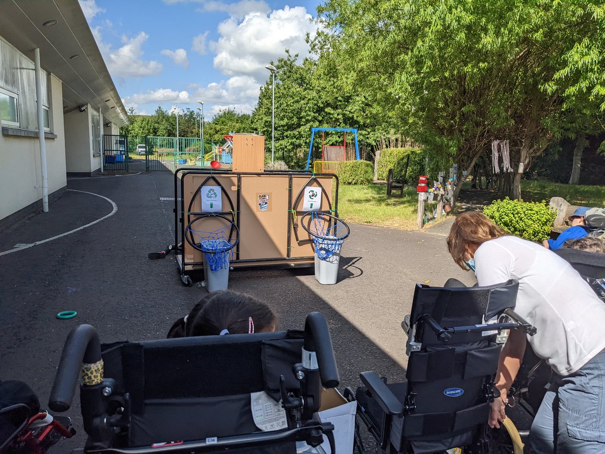 Move Saves The Planet week continues apace here <a href="/Team_Oaklands/">Oaklands School</a>. We had more races today, more potted sports and another scavenger hunt practising our moves for <a href="/MOVEprogramme/">The MOVE Programme</a>. And the sun was blazing down!#sportsweek #moveprogramme #Edinburgh #Wednesday #funinthesun