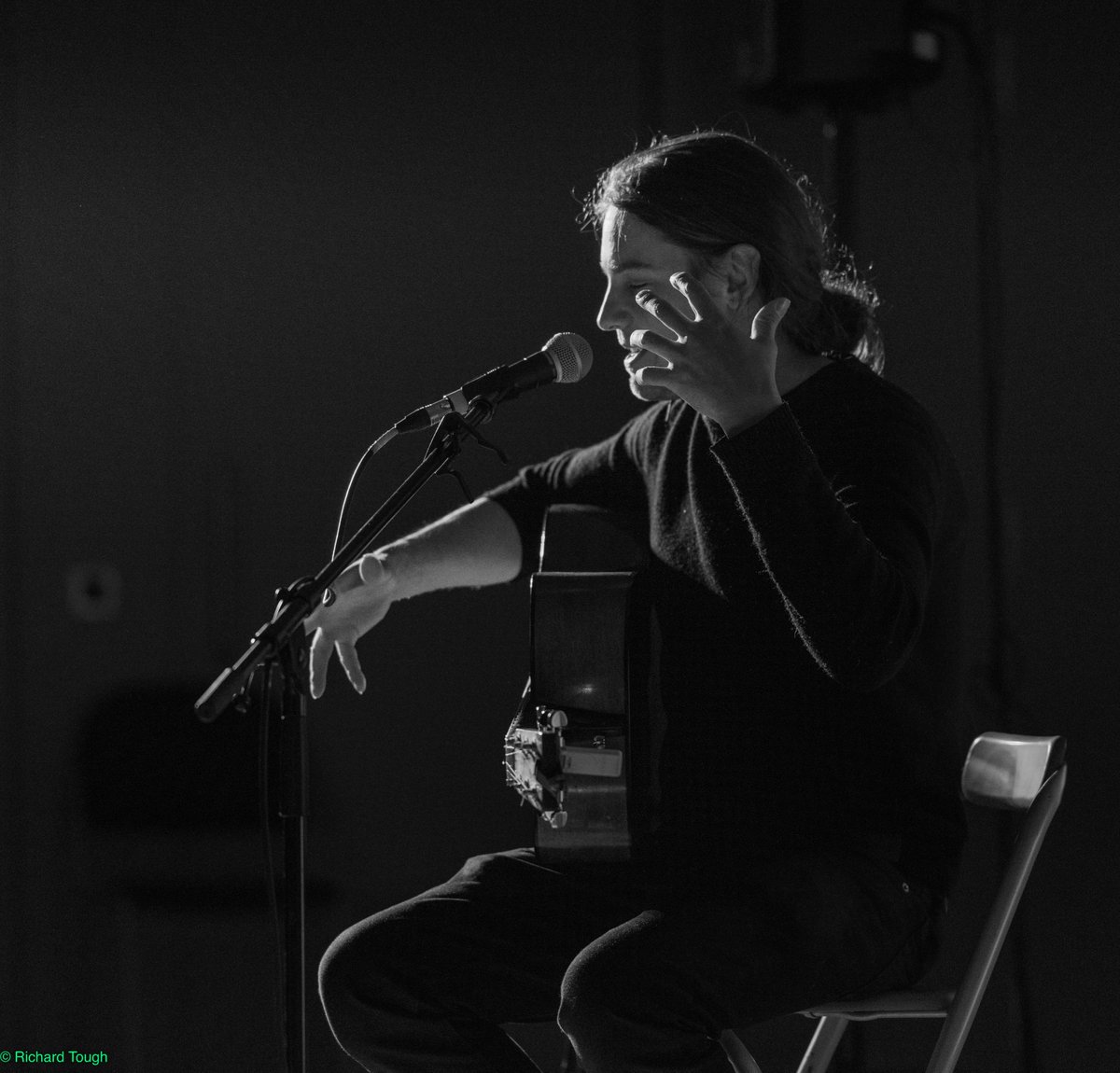 RoarButler's tweet image. Lots on today! @FRUK premiering new single linktr.ee/RoryButlerOffi…
Great weekend at @lodgeatlockside #dibbletreetheatre and #larickcentre with @HypercoasterM. 
Tonight! supporting my old friends @jellymansmusic at #cavesedinburgh 
📸Sandy Butler/ Richard Tough/ Richard Tough