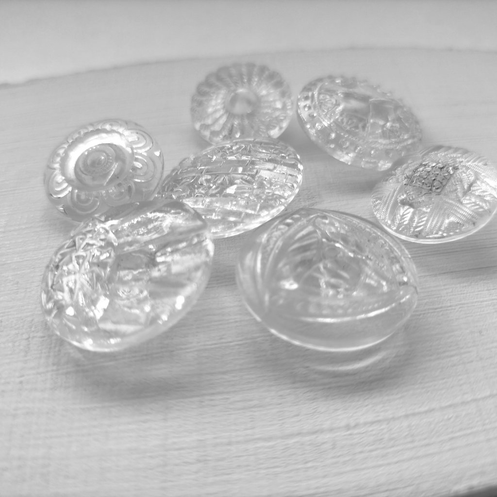 matataki07231's tweet photo. お休みなさい
#良い夢を
#antiquebutton
#1920 https://t.co/QvH6H4uCvL