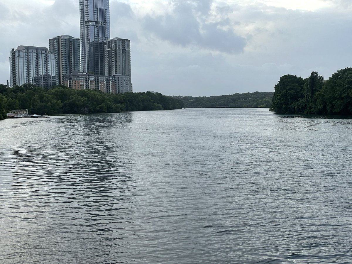 bloomer_sa's tweet photo. Morning run along Town Lake in #Austin ! #runrant - while being passed by runners as I was “enjoying” my run, I realized that I am control of many things & how I choose to respond is on me. I sped up a few times & passed folks & allowed others to pass me. But it was on me #day19 https://t.co/UyCjyZJehd
