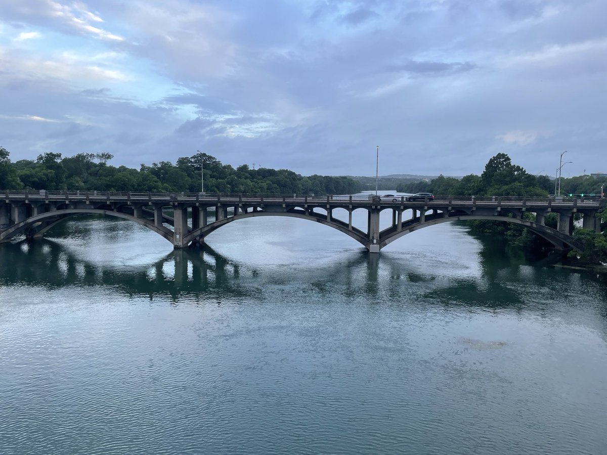 bloomer_sa's tweet photo. Morning run along Town Lake in #Austin ! #runrant - while being passed by runners as I was “enjoying” my run, I realized that I am control of many things & how I choose to respond is on me. I sped up a few times & passed folks & allowed others to pass me. But it was on me #day19 https://t.co/UyCjyZJehd