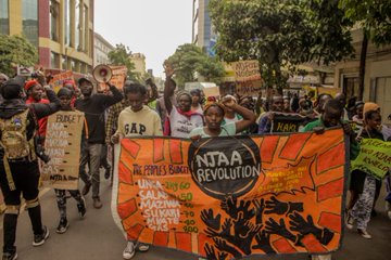 AfricanArtivist's tweet photo. As we talk about Mwangi Kiunjuri Sakaja Polycarp Igathe rem  Sudi #WajackoyaThe5th. Kenyans are demanding for a dignified life. The cost of living is too high and here is the #mwananchibudget #njaarevolution #lowerfoodprice #ushuruwauchungu https://t.co/SY0Q87LWte