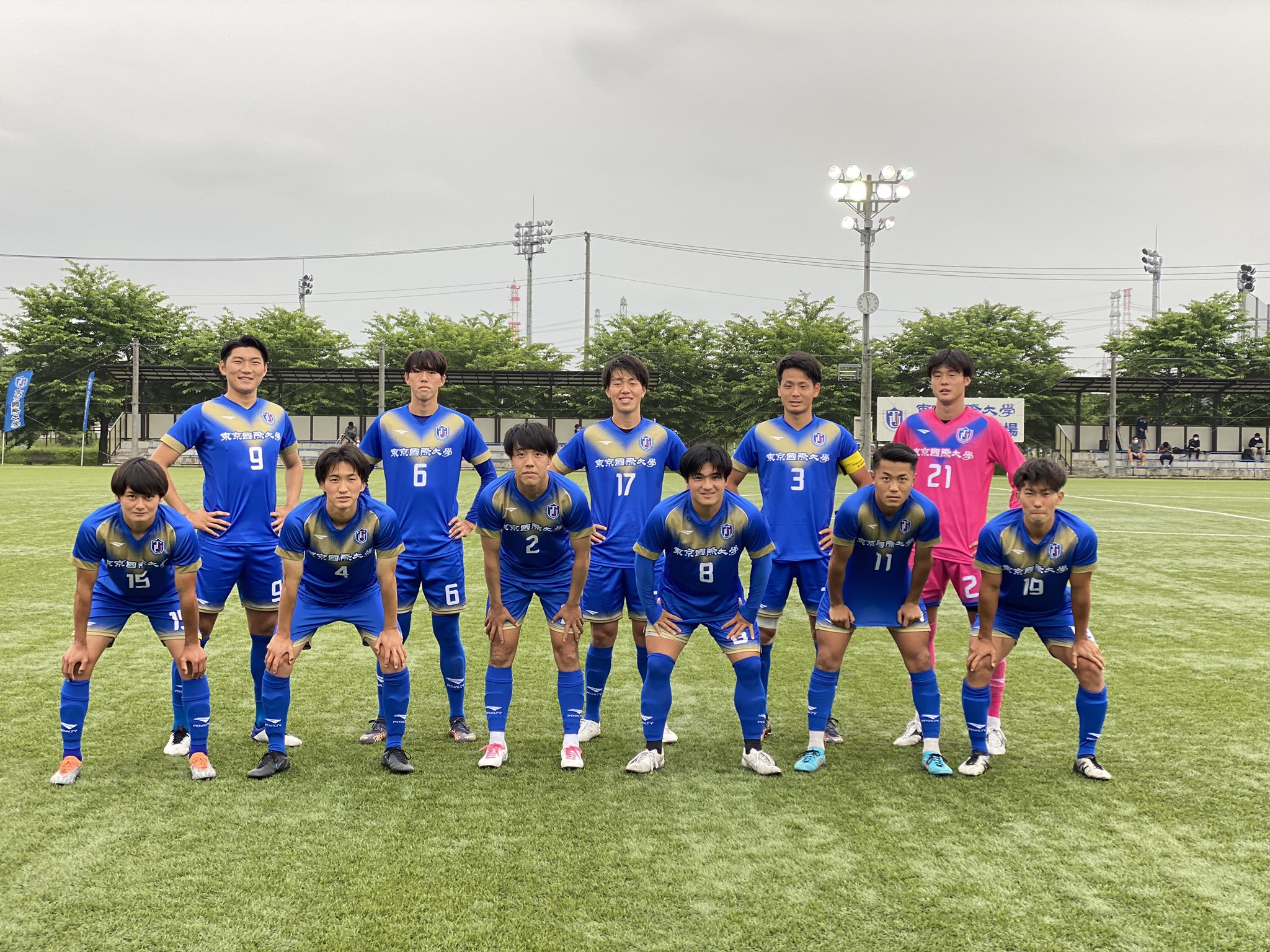 堅実な究極のサッカー/フットサル販売通販店 東京国際大学 サッカー部 ユニホーム 青白セット ウェア