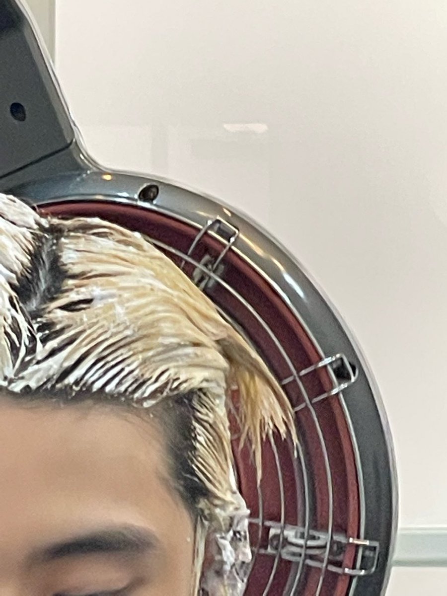 ratedjjh's tweet photo. This is the moment I was waiting for a long time #Jaehyungoblonde https://t.co/uAZfZmKI5K
