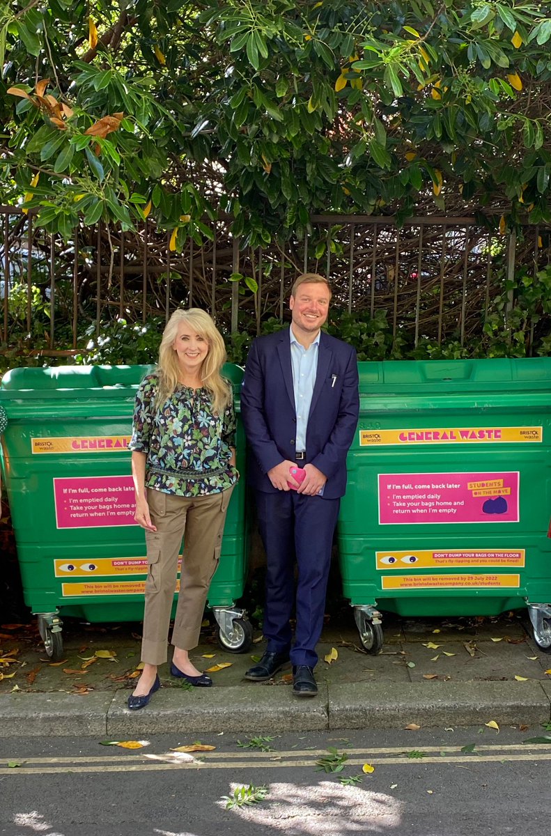 BristolCouncil's tweet photo. We're working with @BristolWaste @BristolUni &amp; @UWEBristol to support #StudentsOnTheMove with:

🗑️ extra bins on the street this summer
♻️ easier access to recycling centres
💷 discount on bin hire
💻 info on how to properly dispose of waste

Find out more https://t.co/hsPas3UXCt https://t.co/QbnX2WCZrD