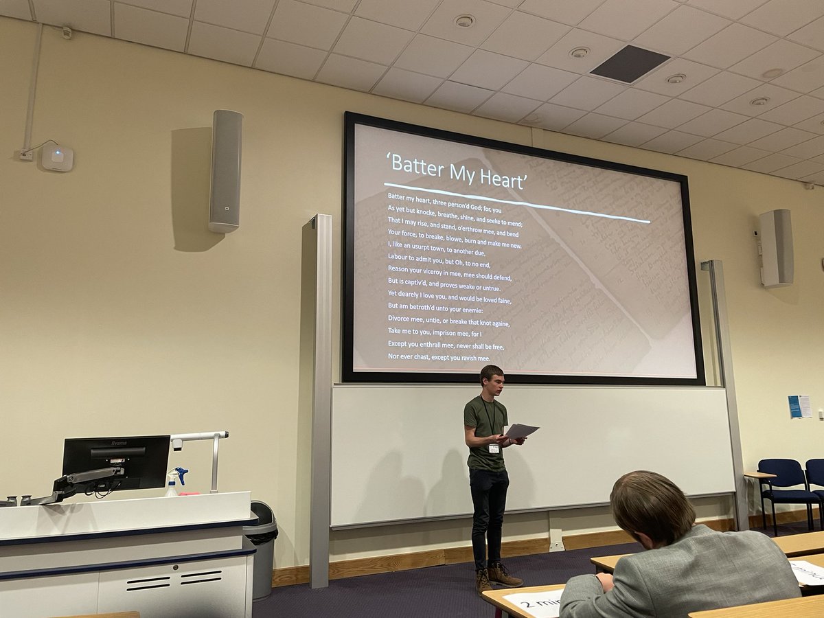 #TheEnglishShowcase2022 is off to a fantastic start! 

If you’re joining us online or in person, tweet your thoughts and pictures with the hashtag #ShowOff22! 

<a href="/UoNEnglish/">Nottingham English</a>