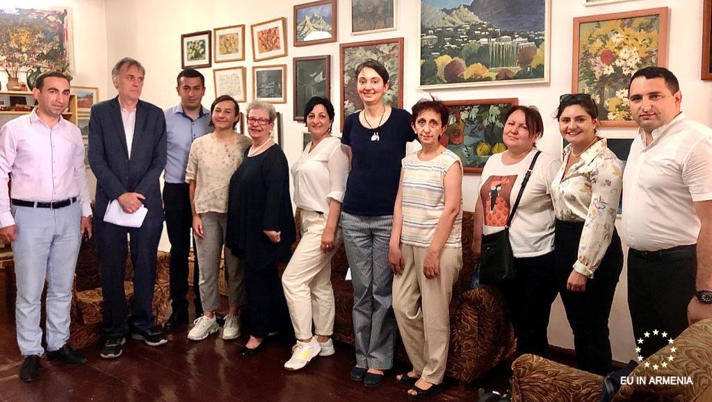 EU_Armenia's tweet photo. On 15 June, Ambassador @awiktorin and colleagues from DG NEAR met with representatives of civil society organisations working in #Meghri to hear from local CSOs about the main issues and development priorities for Syunik. 

#euinarmenia https://t.co/IBTjExdaPV