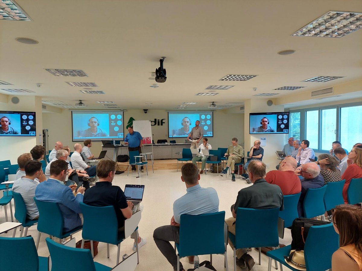 SimpleLogistica's tweet image. #SIMPLE participa en las jornadas de @FeRated, organizadas en el CTF de @Adif_es (Málaga) hoy y mañana. Se revisarán avances en curso y se planificarán acciones para contribuir a la #interoperabilidad y colaboración entre iniciativas similares en Europa. @mitmagob @PuertosEstado