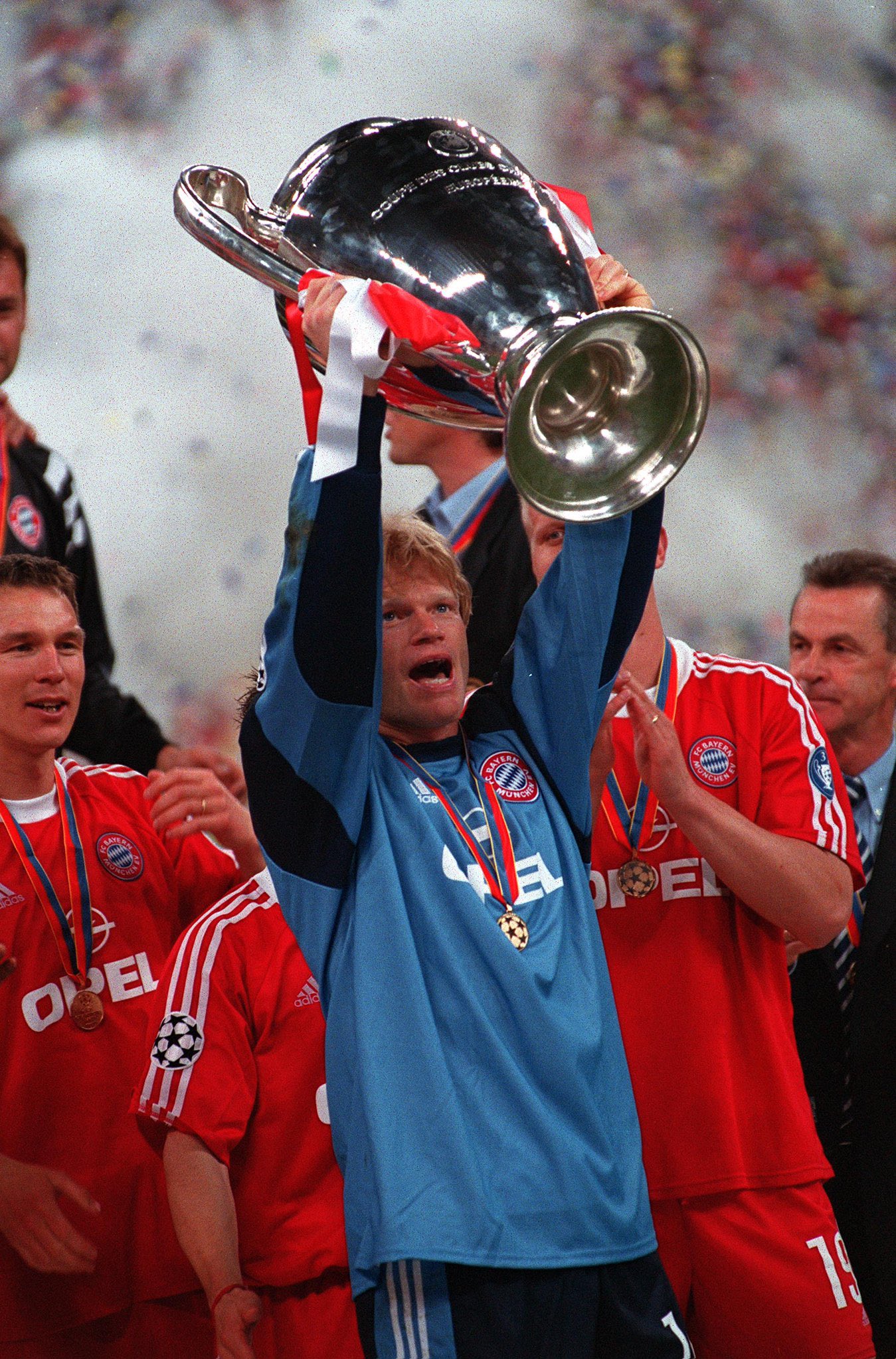 Happy Birthday Oliver Kahn Legendary goalkeeper Oliver Kahn is 53 today!  