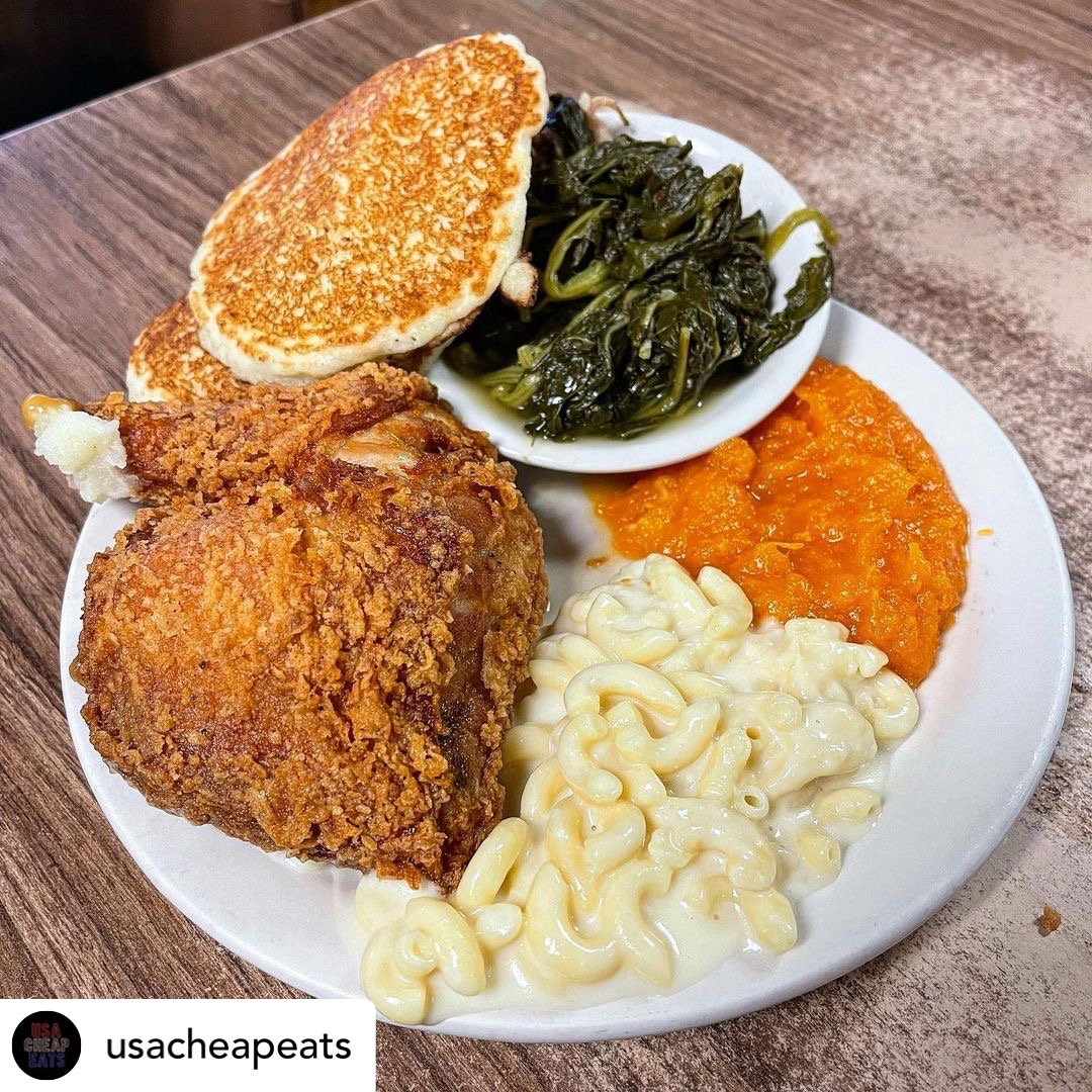 Thank you @usacheapeats for sharing this mouthwatering photo of our fried chicken! Makes us hungry for more!!!

#nashvillefood #friedchicken #meatn3 #wendellsmithsrestaurant #southerncooking #countryfood