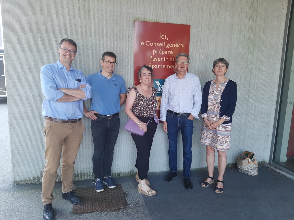 Aider les jeunes à prendre confiance et aimer apprendre. C'est l'objectif de l'association <a href="/energie_jeunes/">Energie Jeunes</a> partenaire de <a href="/FondationSNCF/">Fondation SNCF</a> qui fête aujourd'hui ses 10 ans de présence en #hautsdefrance Bravo aux salariés <a href="/SNCF/">❌</a> engagés en mécénat de compétences sur cette mission 👍