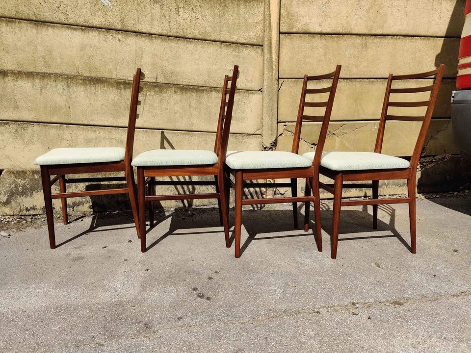 furnforall's tweet photo. 🚨🚨 | STEAL: Full set of four reupholstered Meredew dining chairs. Some cosmetic damage, but structurally sound and available for £60 in Leeds. 

Pick-up in LS10 2: https://t.co/R04Nw6dUFP https://t.co/0hbNaxNNa8