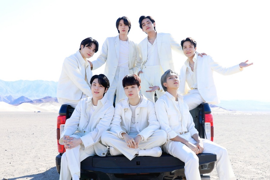 soompi's tweet photo. WATCH: #BTS Takes #YetToCome1stWin On "Show Champion"; Performances By #SECRETNUMBER, #ONEUS, And More
https://t.co/TFvURUZsD2 https://t.co/VbICjMiVsM