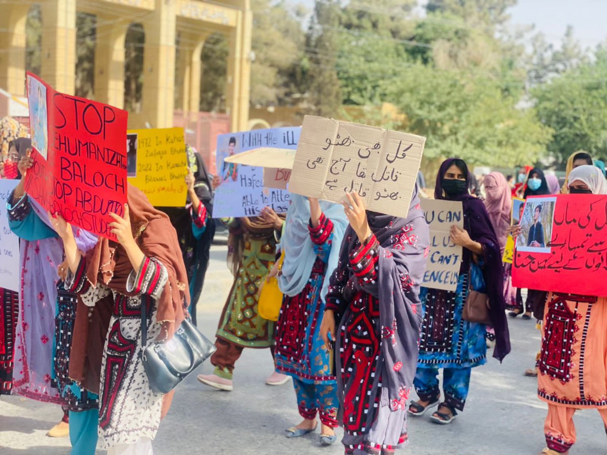BalochYakjehtiC's tweet photo. Baloch Yekjehti Committee conducted a protest rally against d enforced disappearances and brutality of Sindh police on Baloch protesters in Karachi .

#EndEnforcedDisappearances https://t.co/Hrn9rbY8pv