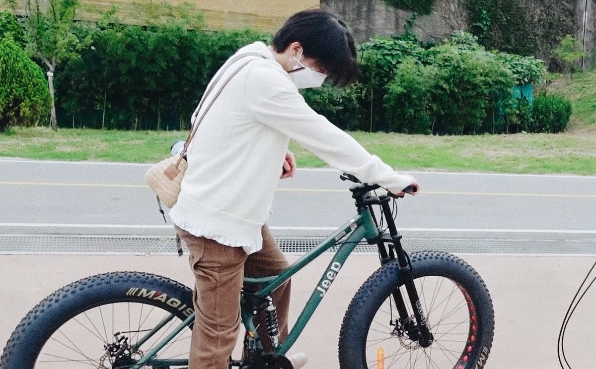 pov : you're in a bike date with asahi. #ASAHI