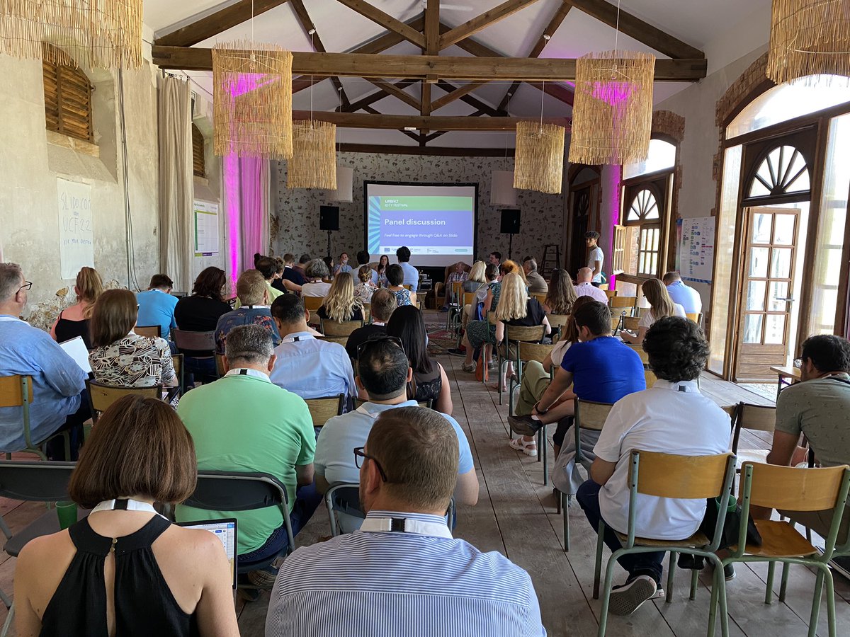 Nicolas Castet from <a href="/villeagen/">Ville d'Agen 🇫🇷🇪🇺🇺🇦</a> is sharing his city experience about online voting to elect citizens within their neighborhood councils but also their “tell my city” app #URBACTfest <a href="/URBACT/">URBACT</a> “whatever the digital solution, we need humans behind and/or analog alternatives”